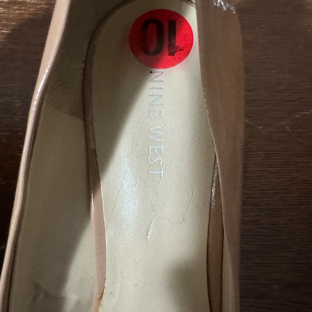 Nine West nude heels - Picture 2 of 6